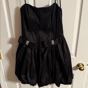 Elegant strapless Black Dress with Bow Accents